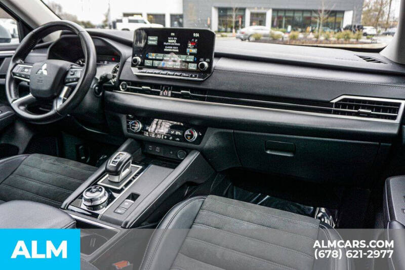 2024 Mitsubishi Outlander SE