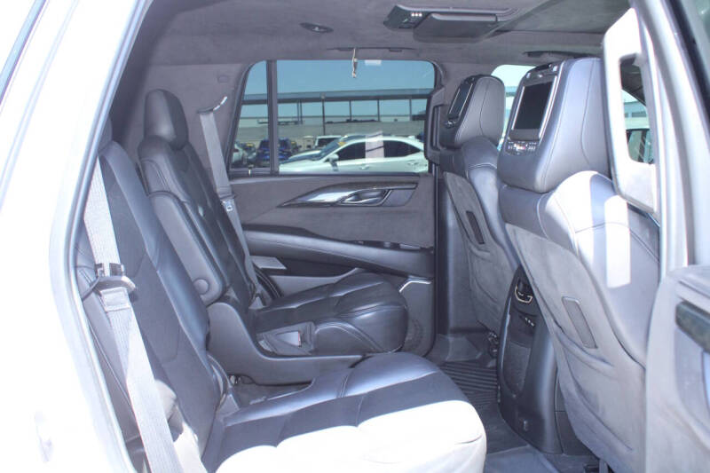 2019 Cadillac Escalade Platinum