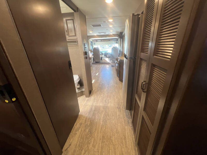 2019 Thor Motor Coach Hurricane