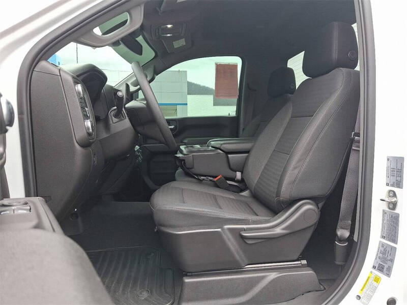 2024 GMC Sierra 2500HD Pro