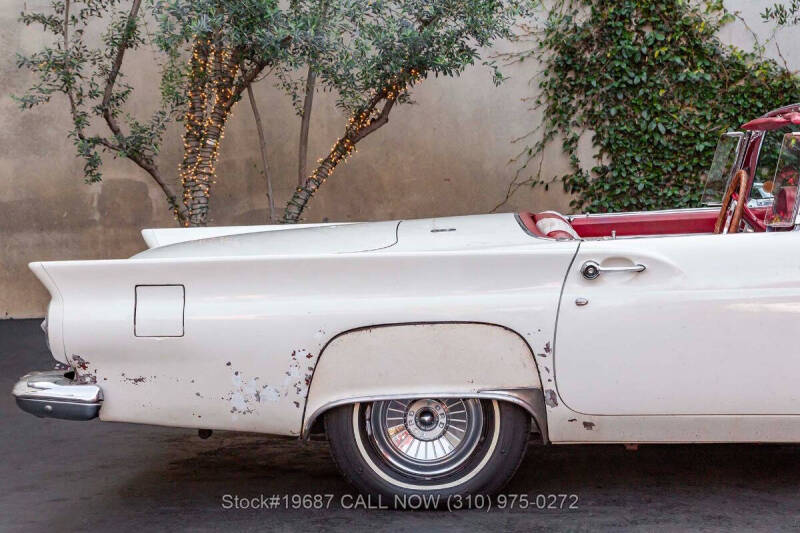 1957 Ford Thunderbird