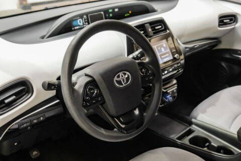 2020 Toyota Prius LE