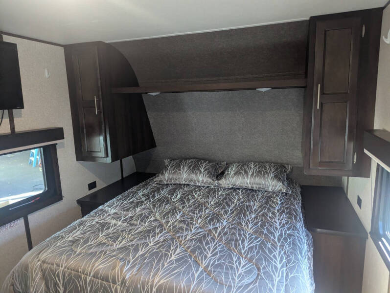2019 Jayco Jay Flight Rocky Mt. Edition 248 / 29ft