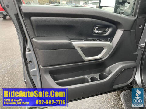 2017 Nissan Titan SV