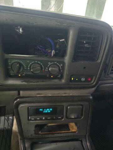 2002 GMC Yukon XL Denali