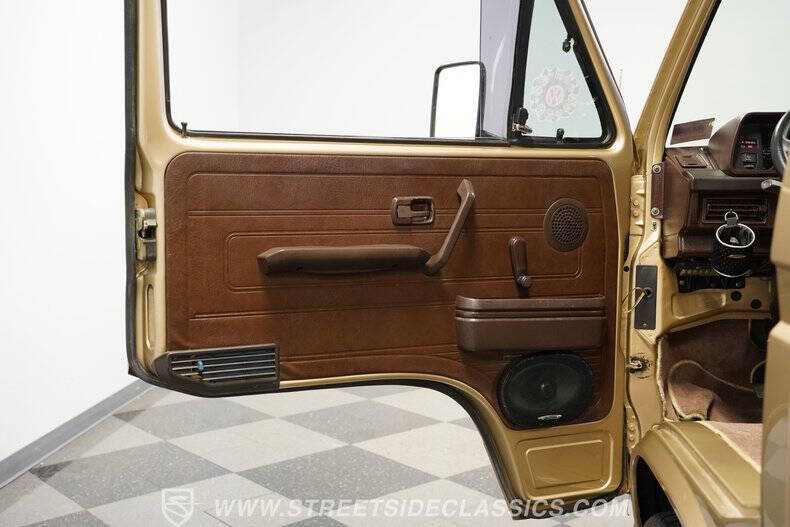 1982 Volkswagen Vanagon Camper