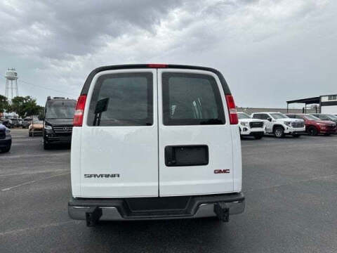 2022 GMC Savana 2500