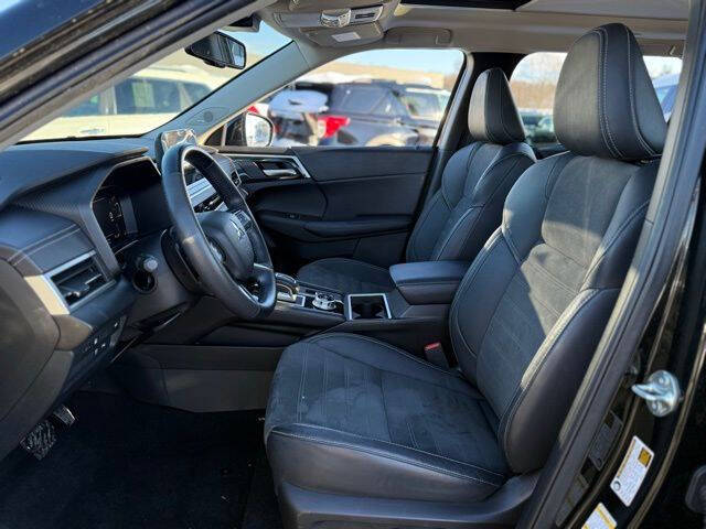 2023 Mitsubishi Outlander PHEV SE