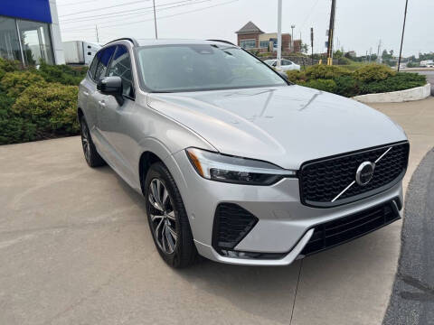 2025 Volvo XC60 B5 Plus Dark Theme