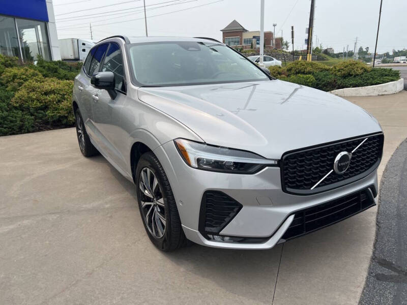 2025 Volvo XC60 B5 Plus Dark Theme