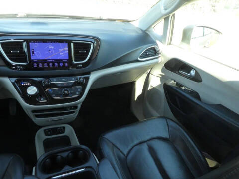 2017 Chrysler Pacifica Touring-L