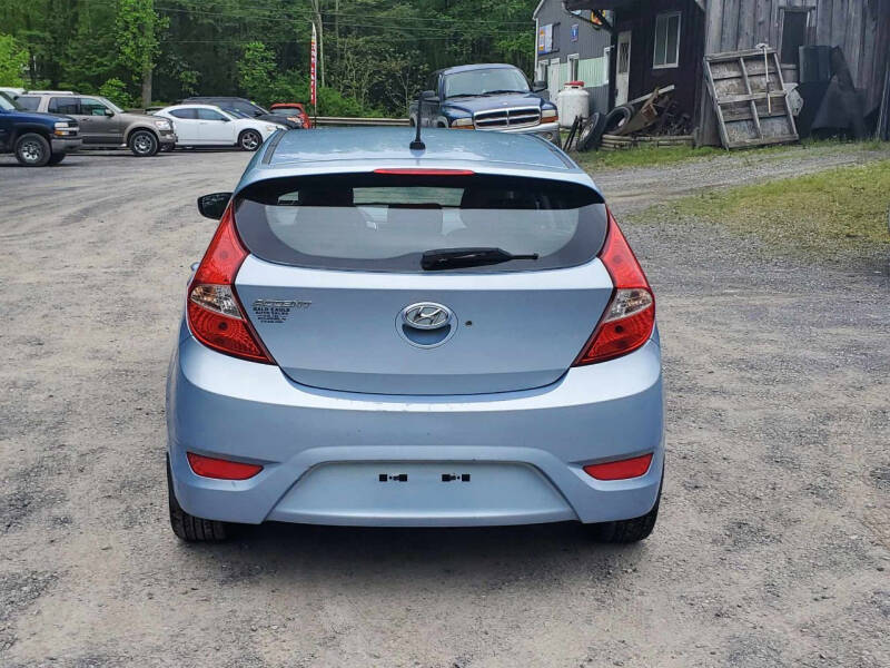 2012 Hyundai Accent SE photo 3