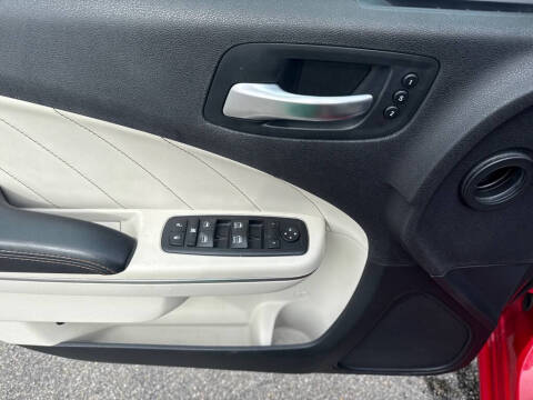 2015 Dodge Charger SXT