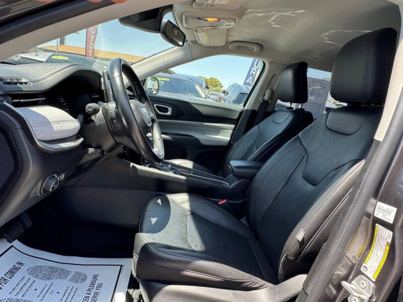 2022 Jeep Compass Latitude Lux