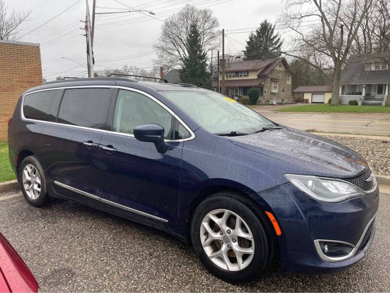 2017 Chrysler Pacifica Touring-L