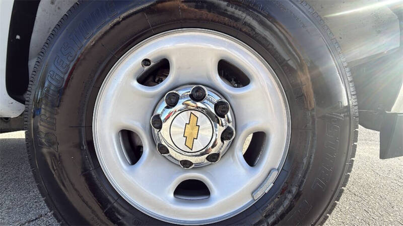 2025 Chevrolet Express LT 3500