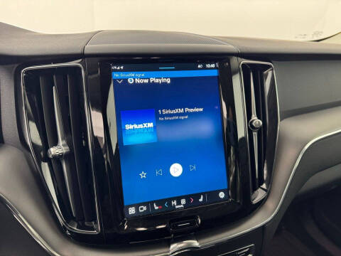 2024 Volvo XC60 B5 Core Dark Theme