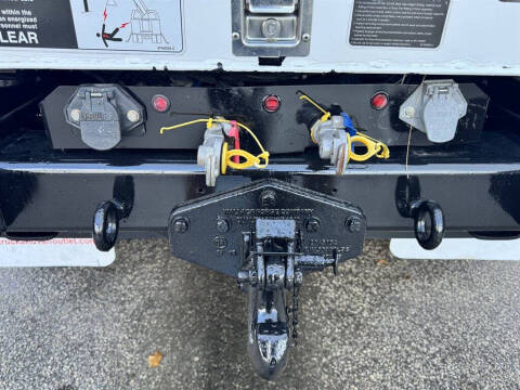 2019 Freightliner M2 106