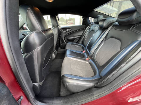 2015 Chrysler 200 S
