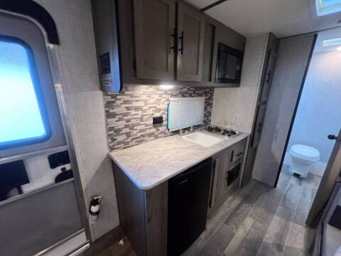 2021 Gulfstream Enlighten Super Lite