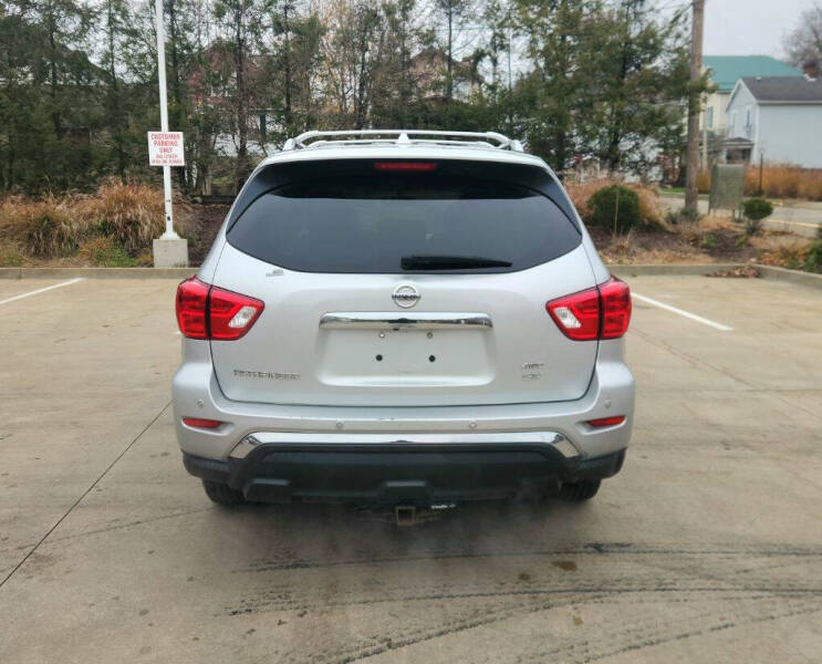 2017 Nissan Pathfinder SV