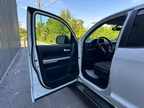 2014 Toyota Tundra SR5
