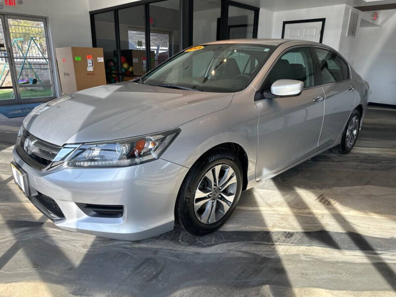 Used 2013 Honda Accord LX with VIN 1HGCR2F39DA148990 for sale in Hamilton, OH