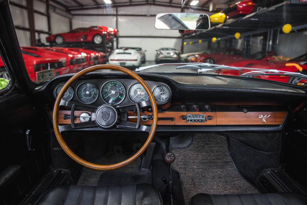 1966 Porsche 911 22