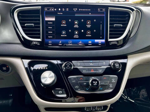 2022 Chrysler Pacifica Touring L