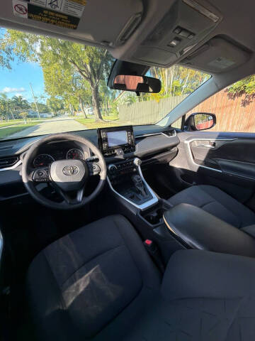 2021 Toyota RAV4 XLE