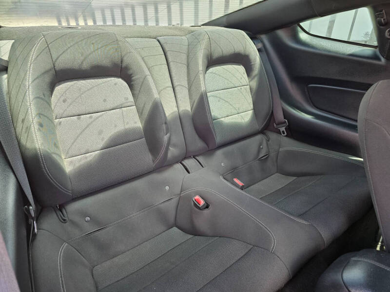 2016 Ford Mustang V6