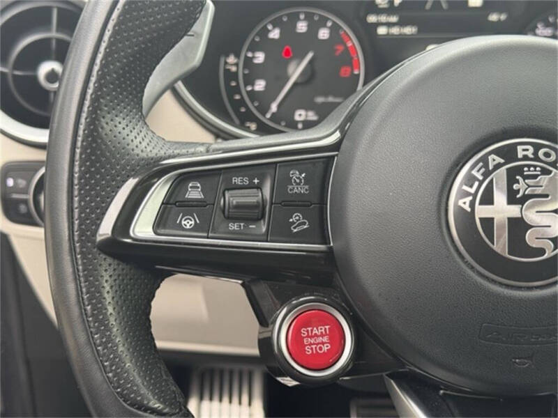 2021 Alfa Romeo Stelvio Quadrifoglio