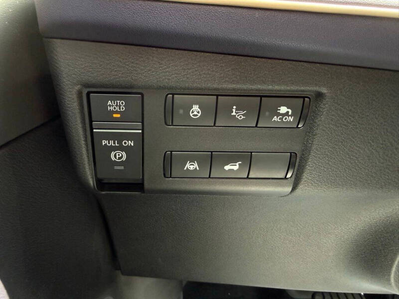 2026 Nissan LEAF Platinum+