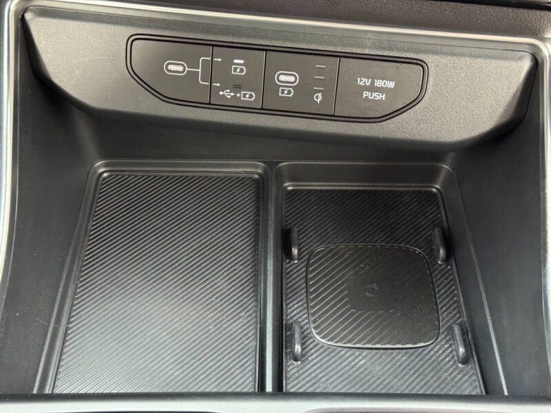 2025 Kia Carnival EX