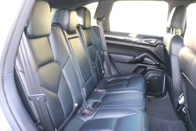 2016 Porsche Cayenne S