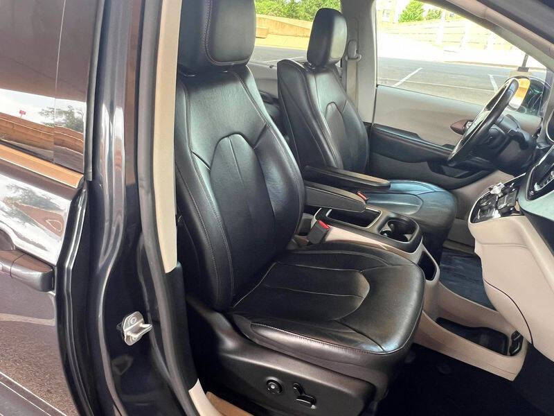 2019 Chrysler Pacifica Touring L Plus