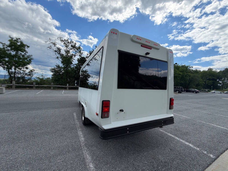 2018 Ford E-450