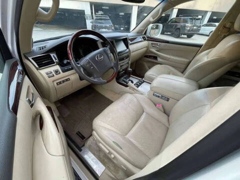 2014 Lexus LX 570