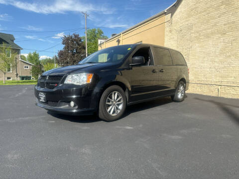 2014 Dodge Grand Caravan for sale at Strong Automotive in Watertown WI