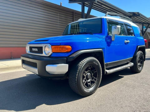2007 Toyota FJ Cruiser for sale at VIking Auto Sales LLC in Salem OR