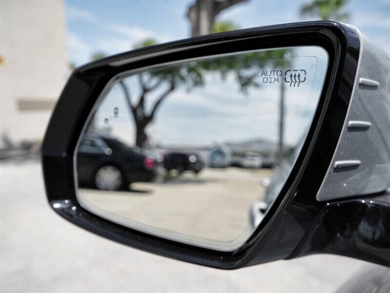 2018 Genesis G80 34