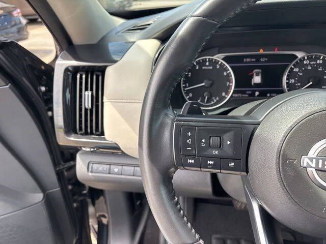 2024 Nissan Pathfinder SV