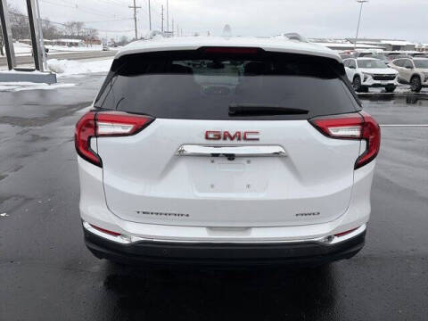 2024 GMC Terrain SLT