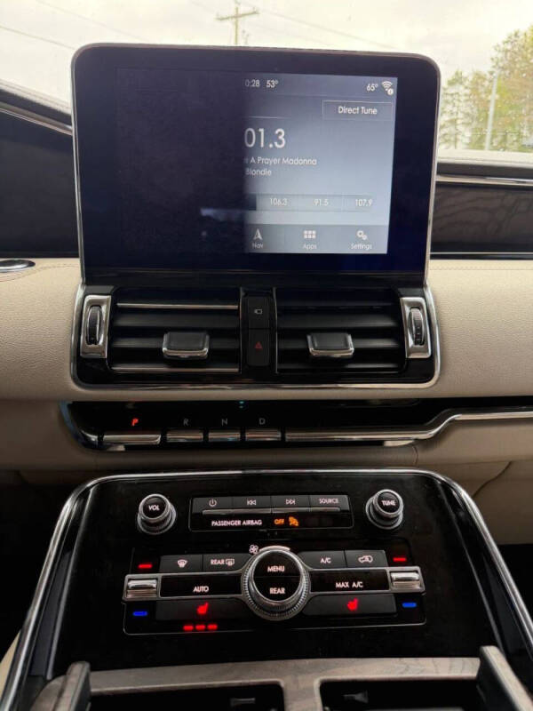 2019 Lincoln Navigator Select