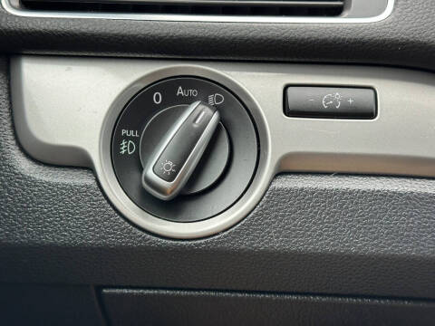 2015 Volkswagen Passat 1.8T Limited Edition