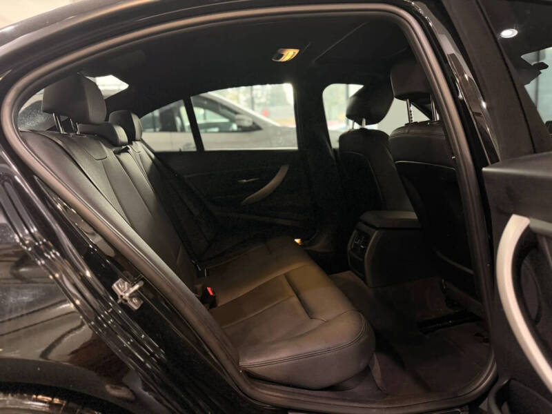 2013 BMW 3 Series 320i