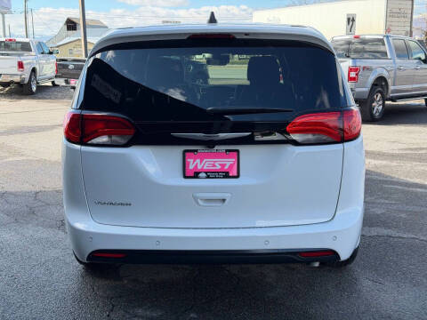 2026 Chrysler Voyager LX