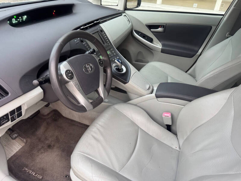 2010 Toyota Prius III