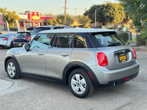 2017 MINI Hardtop 4 Door Cooper