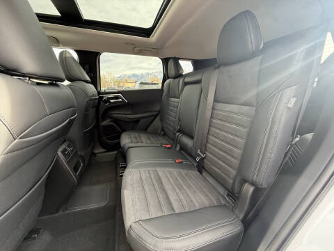 2025 Mitsubishi Outlander PHEV SE